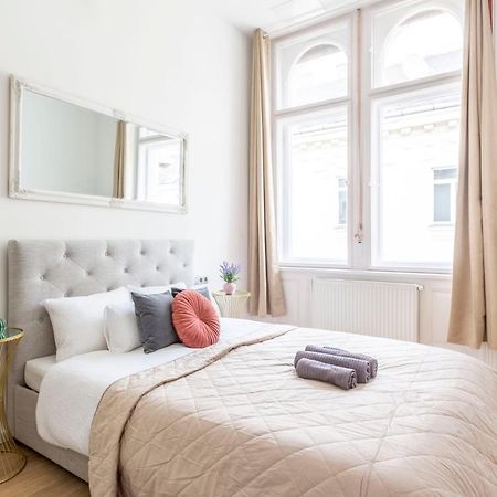 Exclusive Central Apartment Next To The Fashion Street Budapest Bagian luar foto